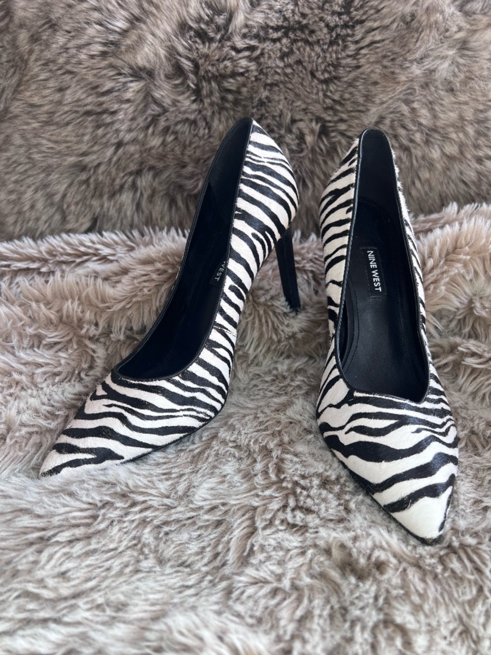 Nine West Zebra Print Pointed-Toe Stiletto Heels — Size 9m 🦓🖤